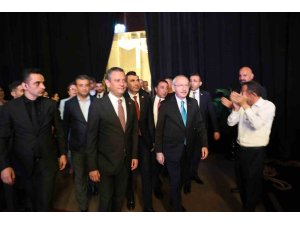 Kemal Kılıçdaroğlu ve Özgür Özel, Adana’da nikah şahidi oldu