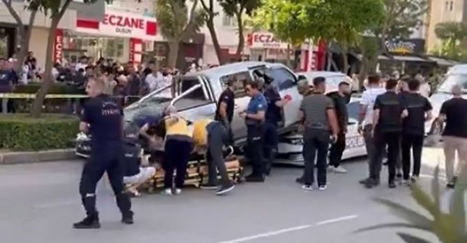 Adana’da kamyonet polis aracının üzerine uçtu: 2 yaralı