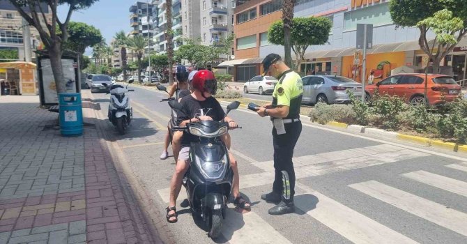 Alanya’da aranan 3 şahıs yakalandı