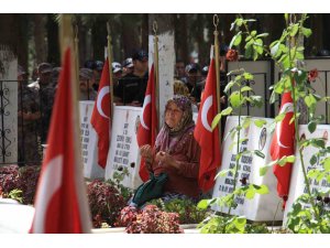 Mersin’de Kurban Bayramı öncesi şehitler unutulmadı