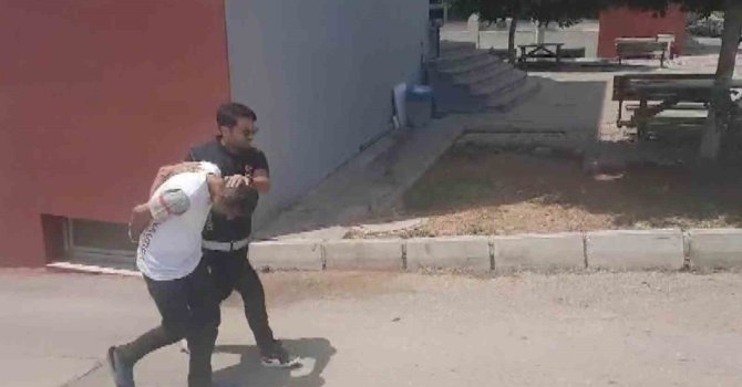 Uyuşturucu suçundan firari 2 hükümlü narkotik polislerden kaçamadı