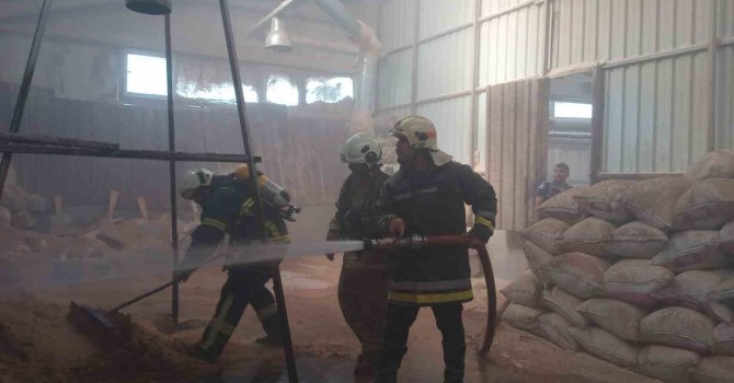 Antakya’da marangoz atölyesinde yangın çıktı