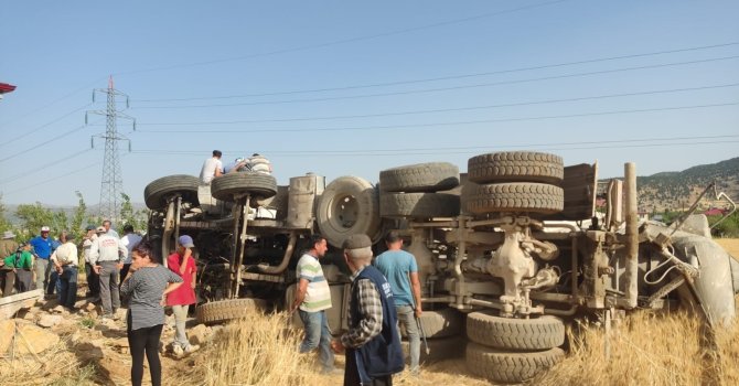 Kahramanmaraş’ta beton mikseri devrildi: 1 yaralı