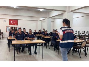 Jandarma personelleri ’kadına yönelik şiddetle mücadele’ konusunda bilgilendirildi