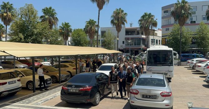 Gazipaşa’da Tapu Müdürlüğünde yolsuzluk şüphelileri adliyeye sevk edildi