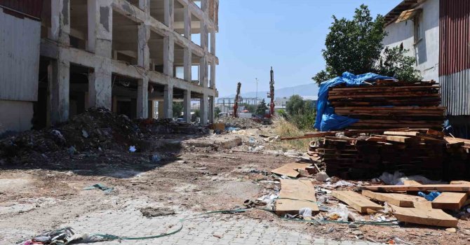 Antakya sanayi sitesinde çöplük yangını çıktı