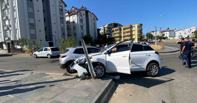 İki otomobilin çarpıştığı kazada 1,5 yaşındaki bebek yaralandı