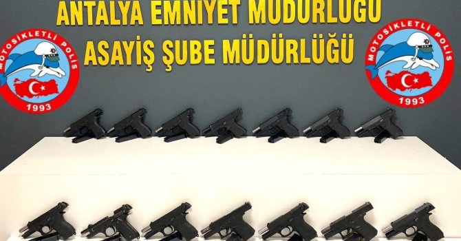 Antalya’da ruhsatsız silah satışına polis engeli: 3 tutuklama