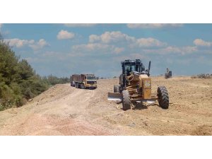 Tarsus Belediyesi kırsal mahallelerdeki yol çalışmasına hız verdi