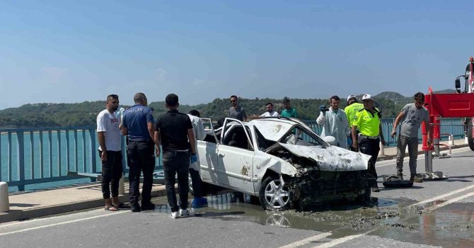 Göle düşen otomobil anne, baba ve iki kardeşe mezar oldu