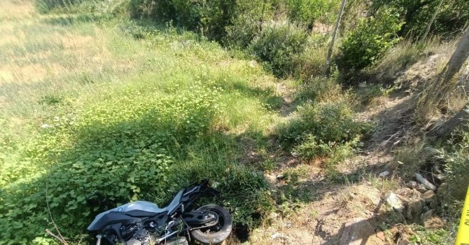 Isparta’da motosiklet şarampole yuvarlandı: 1 ölü