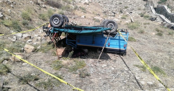 Isparta’da patpat şarampole yuvarlandı: 1 ölü, 1’i çocuk 2 yaralı