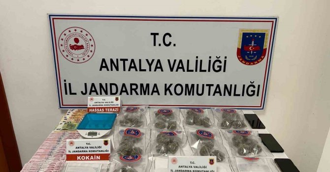 Jandarmanın nereden geldiğini anlayamadılar: Zehir tacirlerine baskın dron kamerasında