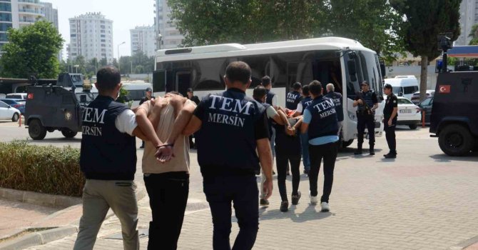 Sahilde terör halayı çeken 10 şüpheli tutuklandı