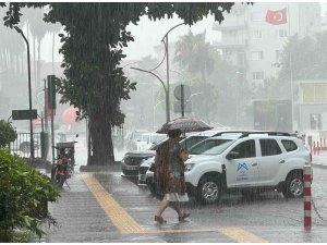 Adana ve Mersin’in kuzeyinde ’gök gürültülü yağış’ uyarısı