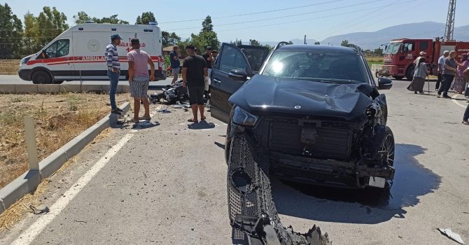 Lüks ciple çarpışan motosikletteki 1 kişi öldü, 1 kişi yaralandı