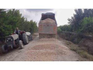 Tarsus’ta köy yolları iyileştiriliyor