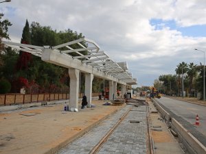 Kepez- Konyaaltı Caddesi raylarla bağlandı