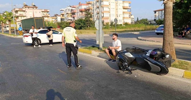 Manavgat’ta motosiklet ile otomobil çarpıştı: 1 yaralı