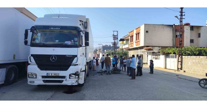 Hatay’da motosiklet tırla çarpıştı: 1 ölü