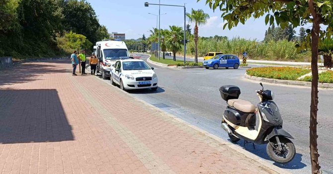 Ticari taksi ile çarpışan motosikletin sürücüsü yaralandı