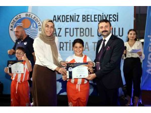 Kursiyer sporcular sertifikalarını törenle aldı