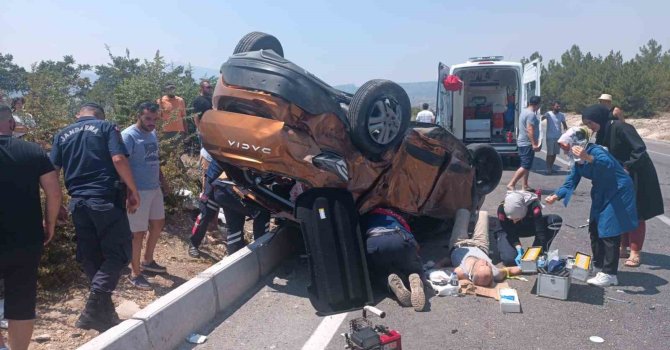 Burdur’da otomobiller çarpıştı, takla atan araçtaki 2 kişi yaralandı