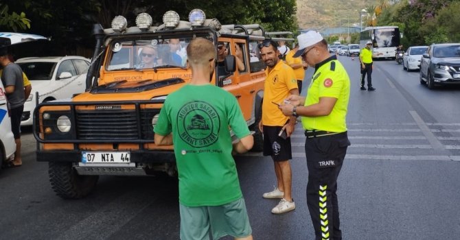 Alanya’da kurallara uymayan safari araçlarına ceza kesildi