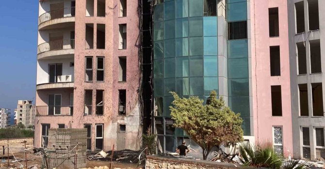 Yıllardır bitmeyen 20 katlı otel inşaatında yangın