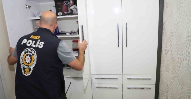 Mersin’de müstehcen yayın operasyonu: 10 şüpheli yakalandı