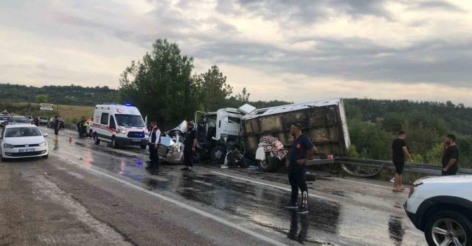 Osmaniye’de kamyonet ile otomobil çarpıştı: 2 ölü, 3 yaralı