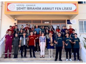 Anamur’da lise öğrencilerine fidan dağıtıldı