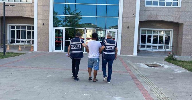 Kendini polis olarak tanıtıp 2 milyon liranın üzerinde vurgun yaptı