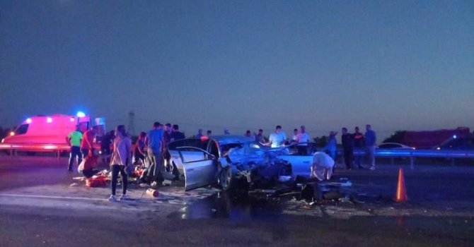 Antalya’da feci kaza: 3 ölü, 3 yaralı