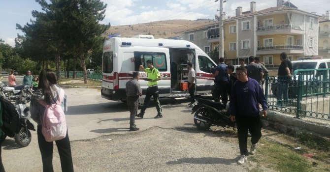 Isparta’da motosikletler çarpıştı: 2 yaralı