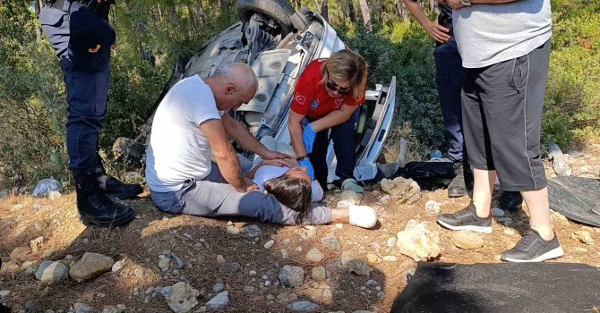 Kaza yapan kızının elini bir an olsun bırakmadı