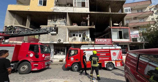 Tarsus’ta kitapçıda yangın