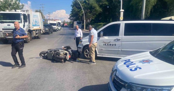 Serik’te VİP araçla motosiklet çarpıştı, 1 yaralı