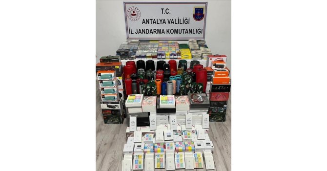 Markette bandrolsüz sigara ve tütün mamulleri ele geçirildi