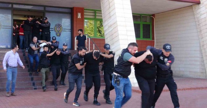 Isparta’da cadde ortasındaki silahlı kavgayla ilgili 9 kişi tutuklandı