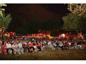 Yeşilçam Festivali’nde yıldızlar altında sinema keyfi