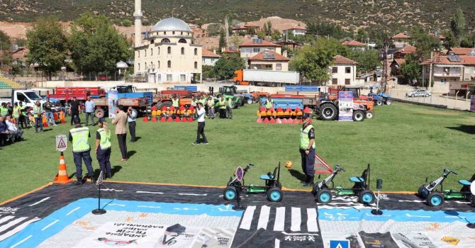 Antalya’da "Köy yolunda trafikte her şey yolunda" etkinlikleri