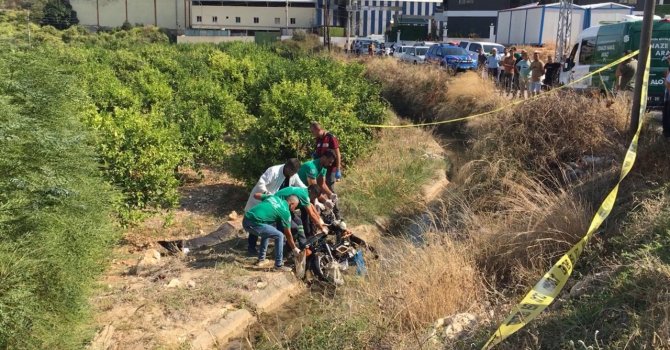 Motosiklet kanala uçtu: 1 ölü