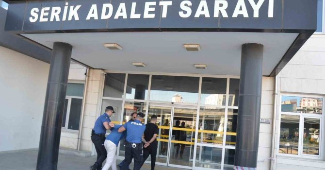 Servis aracı bekleyenleri kurşun yağmuruna tuttular: 3 gözaltı