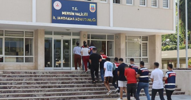 Mersin’de sahte ilan dolandırıcıları yakalandı