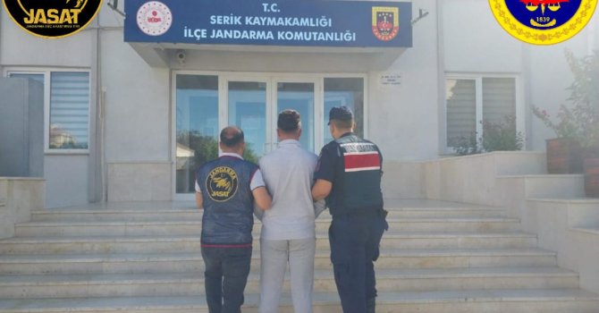 Antalya’da jandarma 215 aranan şahsı yakaladı