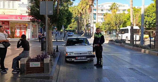 Caddeye park edip bankaya gitti, dönüşte 690 TL ceza yedi