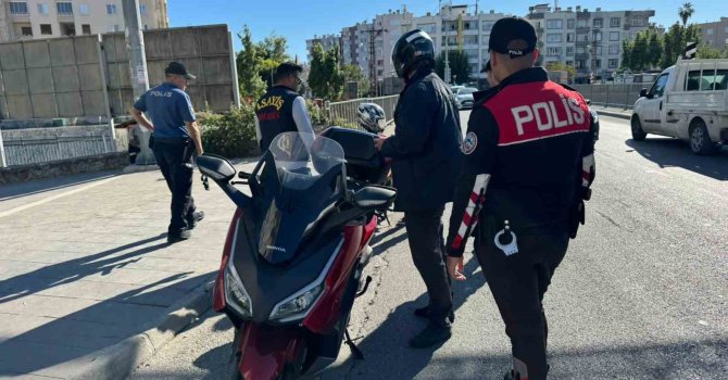 Mersin polisinden denetim: 2 çalıntı motosiklet ele geçirildi, 237 bin TL ceza uygulandı