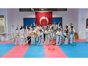 Kemer Belediye karate takımı kuşak atladı