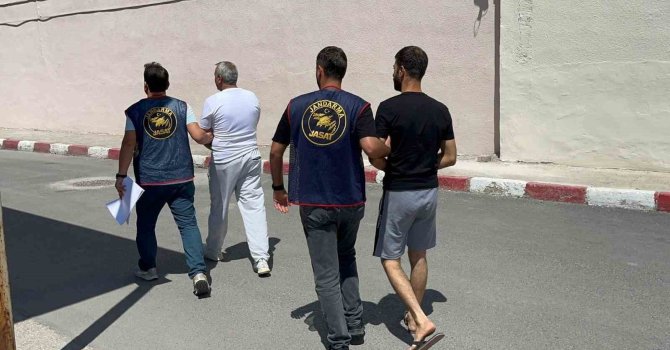 Mersin’de aranan şahıslar operasyonu: 31 tutuklama